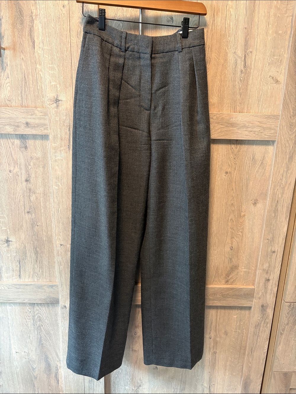 Babaton Effortless Women’s Dark Gray Pleated Wool Dress Pants